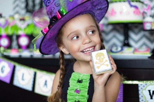glam-halloween-printable-holiday-party-collection-12-640x426