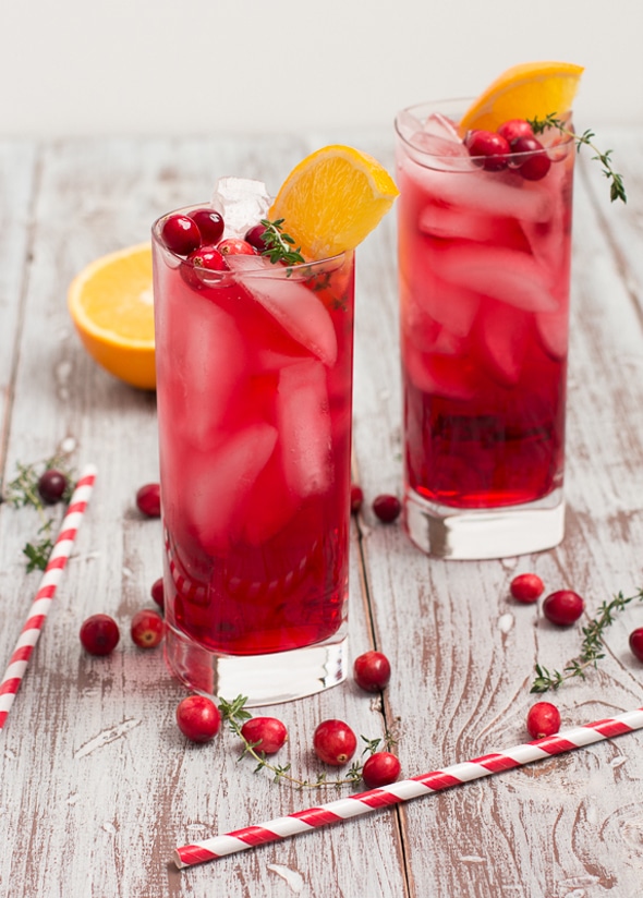 Cranberry Orange Gin Fizz | 10 NYE Cocktail Ideas | Pretty My Party