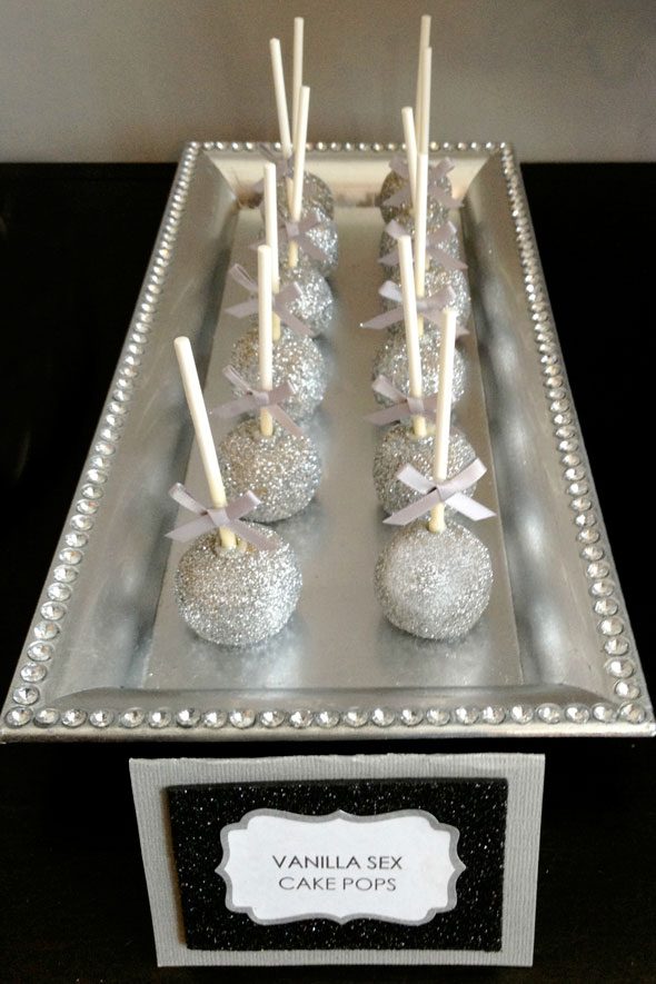 Fifty-Shades-Cake-Pops
