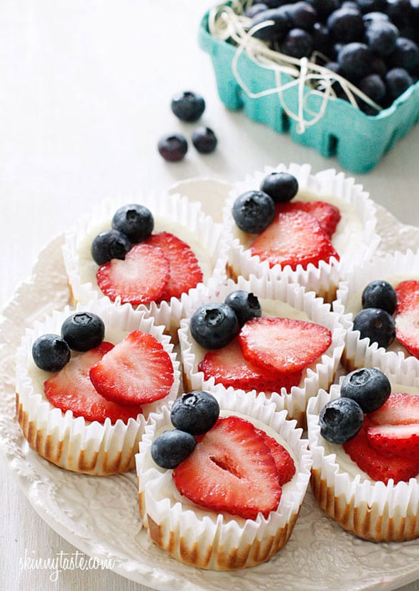 red-white-and-blueberry-cheesecake-yogurt-cupcakes