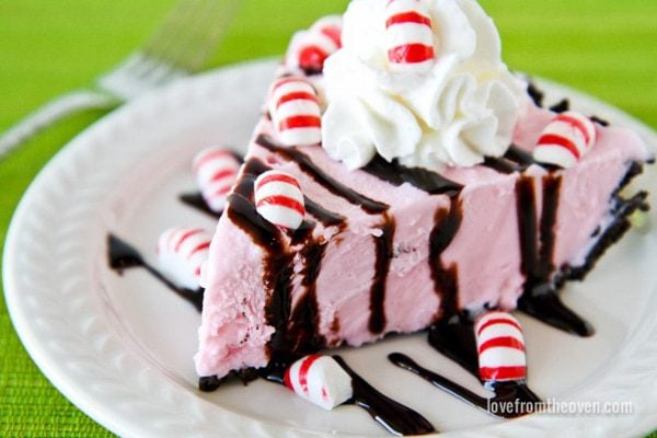 Peppermint Crunch Ice Cream Pie via Pretty My Party