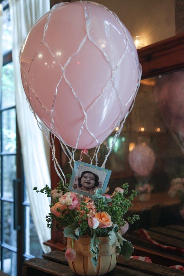 hot-air-balloon-flower-centerpiece-party-ideas