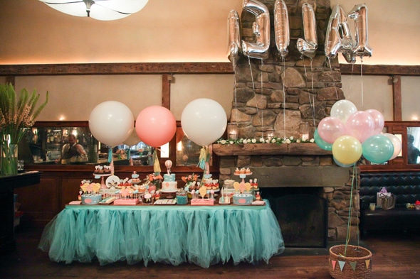 hot-air-balloon-party-dessert-table-2