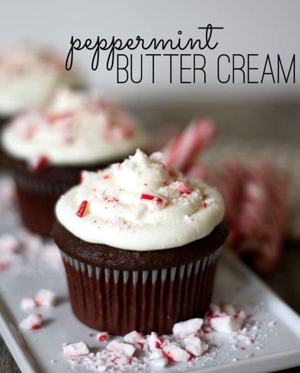 Peppermint Buttercream Frosting Cupcakes via Pretty My Party