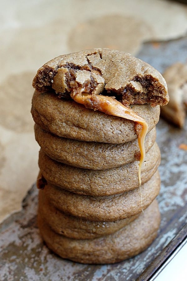 caramel-gingerbread-cookies