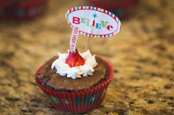 Finished-Santa-Hat-Cupcakes