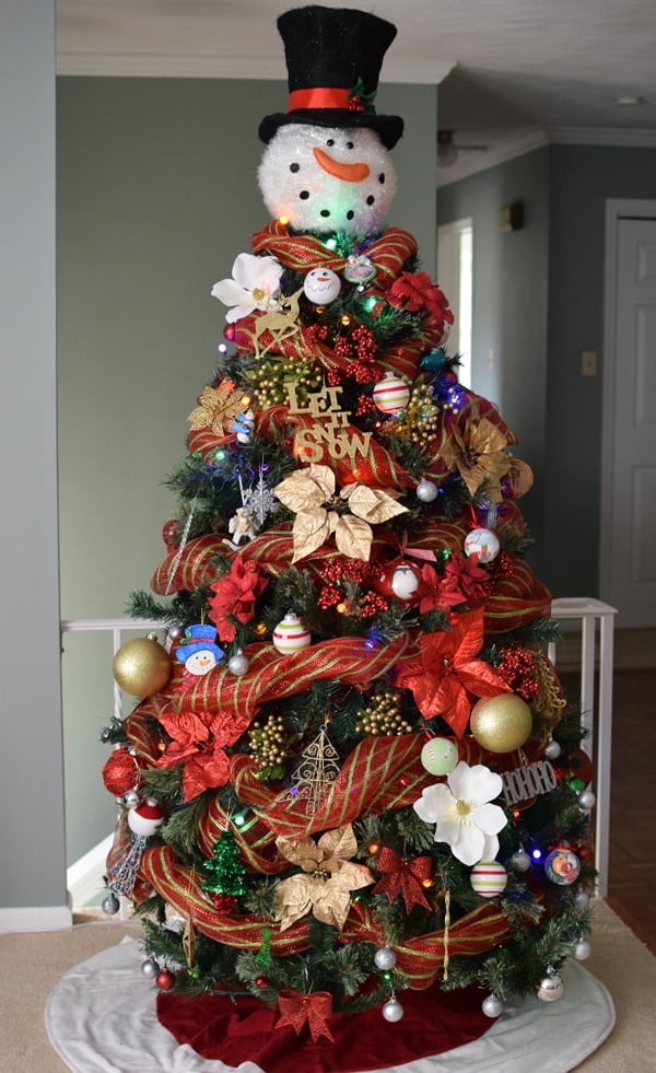 christmas-tree-silver-ornaments
