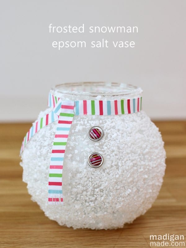 snowman-vase-with-epsom-salts-from-fish-bowl-diy