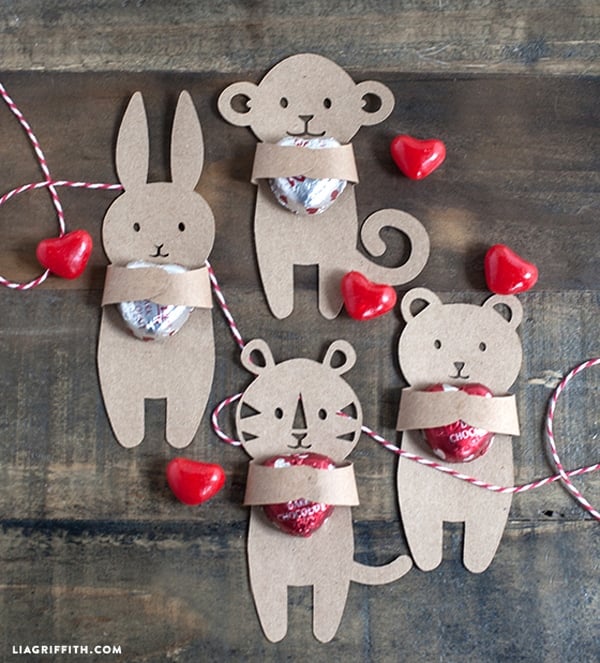 Valentines-DIY-Candy-Huggers
