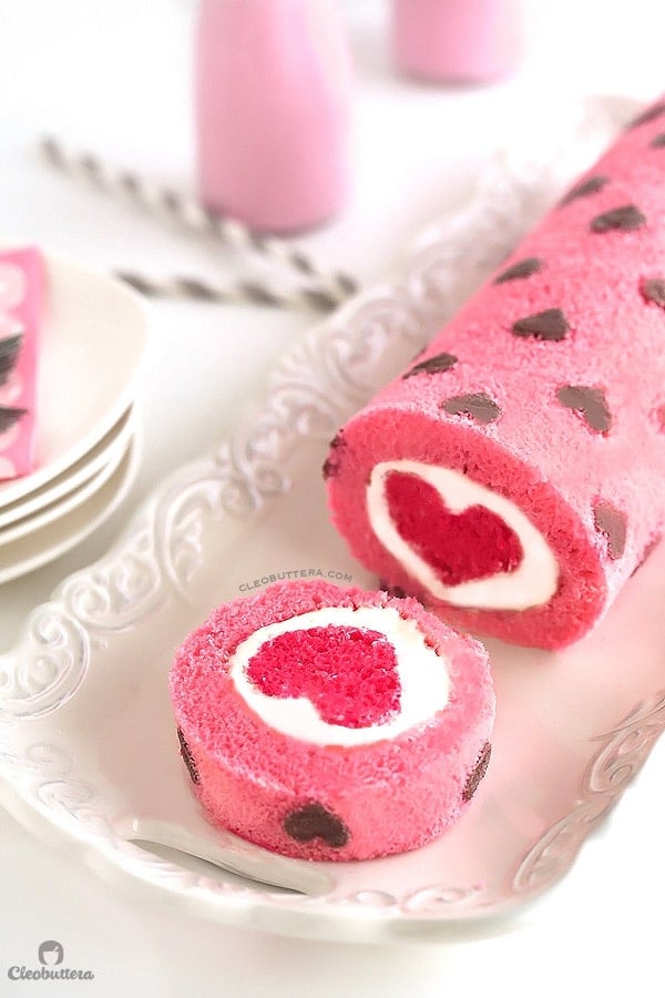 heart-cake-roll