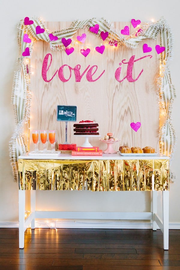 love-it-valentine-dessert-table