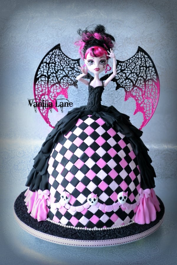 monster-high-doll-birthday-cake