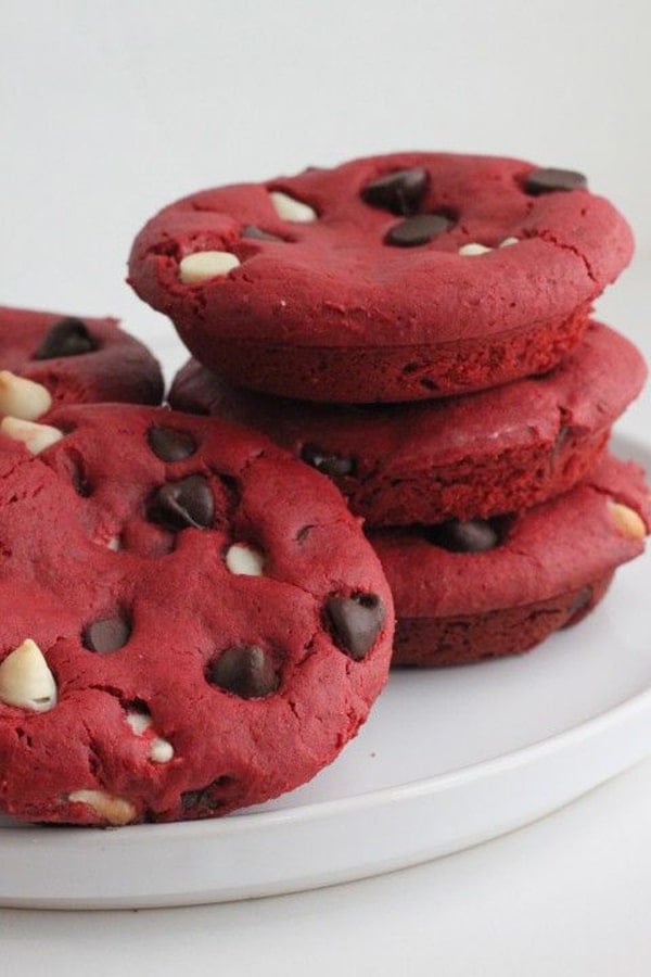 red-velvet-deep-dish-cookie-recipe