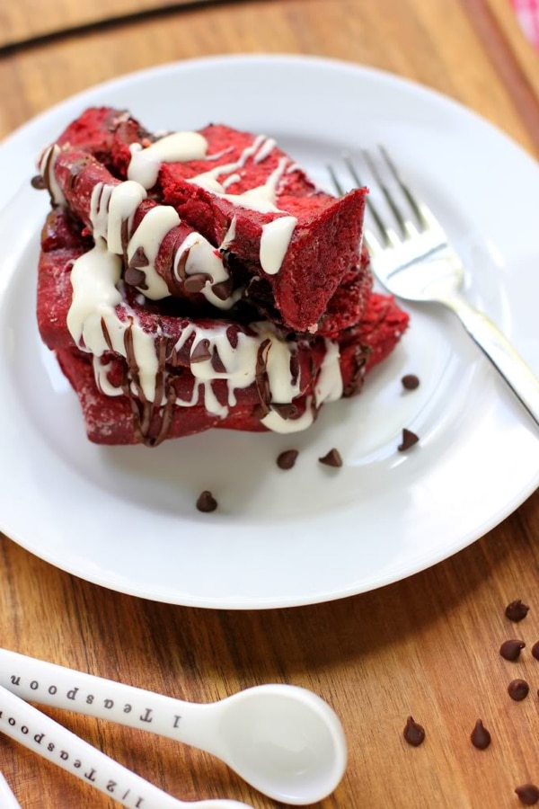 red-velvet-pull-apart-bread