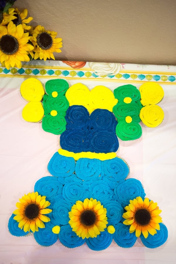 frozen-summertime-party-cupcake-cake