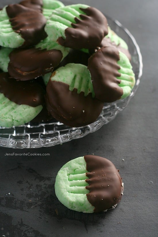 chocolate-dipped-cream-cheese-mints