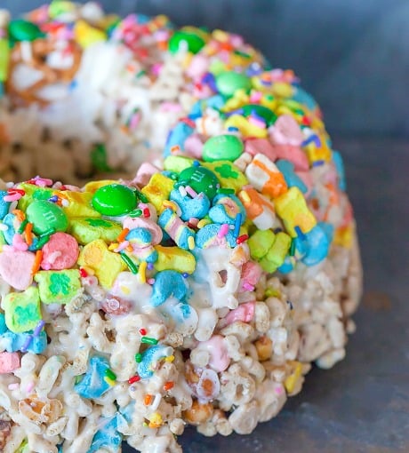 no-bake-lucky-charms-cake