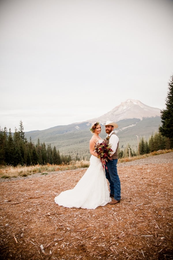 rustic-ski-lodge-wedding-bride-groom
