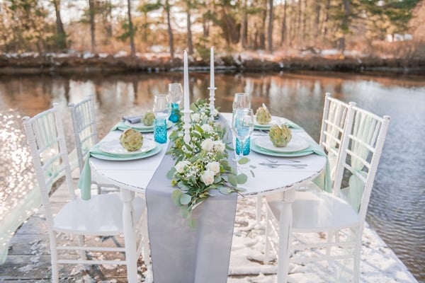 turquoise-white-styled-shoot-table-2