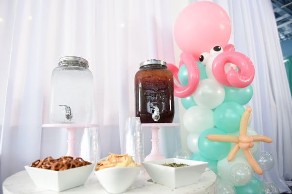 mermaid-party-drink-station
