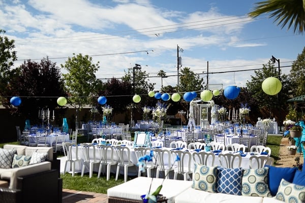 colorful-las-vegas-backyard-reception