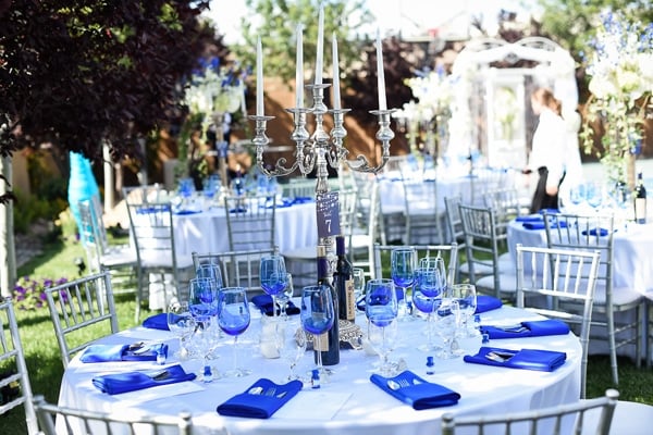 colorful-las-vegas-backyard-wedding-tables-2