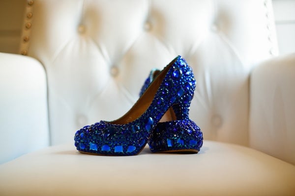 colorful-las-vegas-outdoor-wedding-blue-shoes