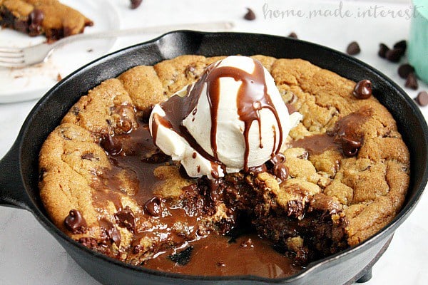 Peanut Butter Cup Cookie Skillet, Best Skillet Dessert Recipes via Pretty My Party