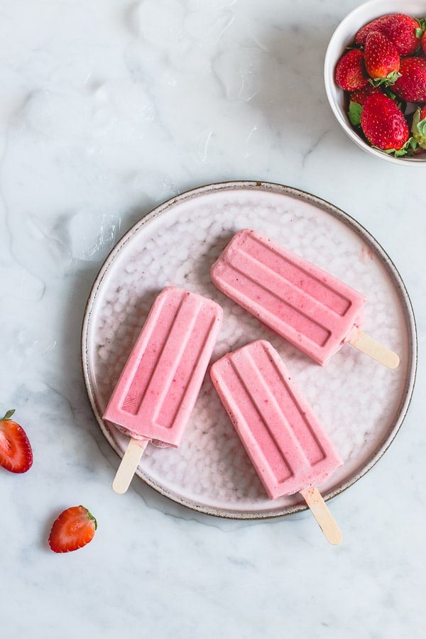 Strawberry Banana Popsicles, 25 Must Have Popsicle Recipes | Pretty My Party