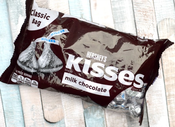 Hersheys Kisses Skillet Cookie Recipe | Pretty My Party