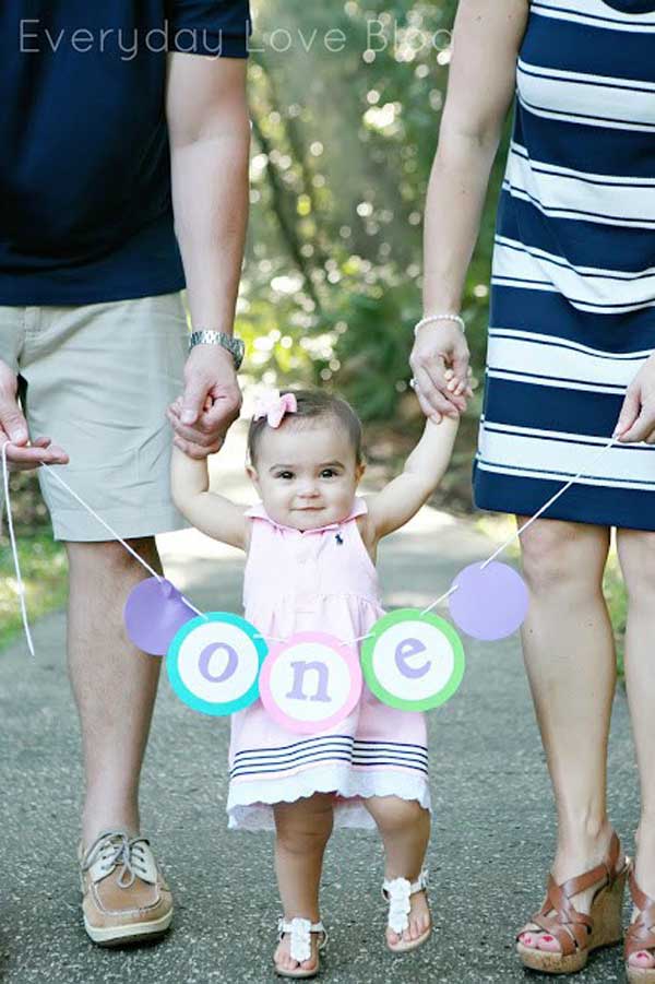 10 Must Take First Birthday Photo Ideas via Pretty My Party