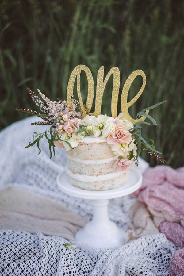 10 Must Take First Birthday Photo Ideas via Pretty My Party