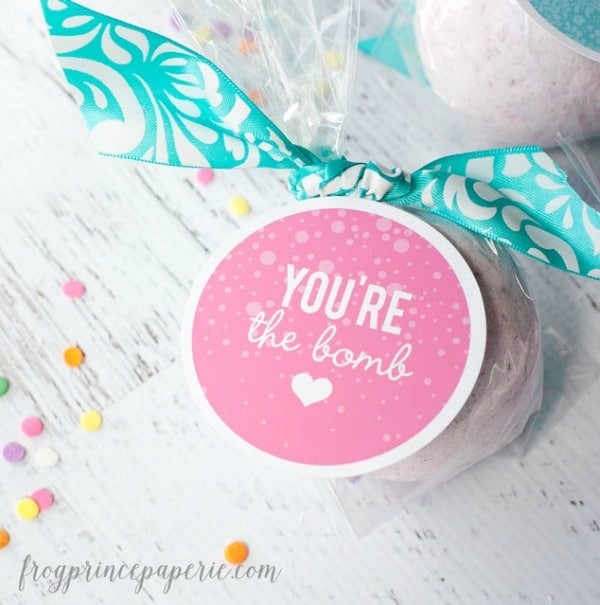 Fizzy Cupcake Bath Bomb Favor | Budget Birthday Favors via Pretty My Party