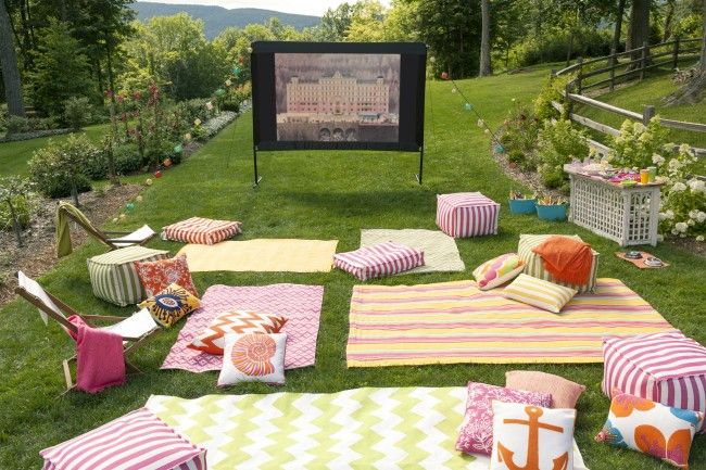 Outdoor Movie, 5 Backyard End of Summer Party Ideas via Pretty My Party
