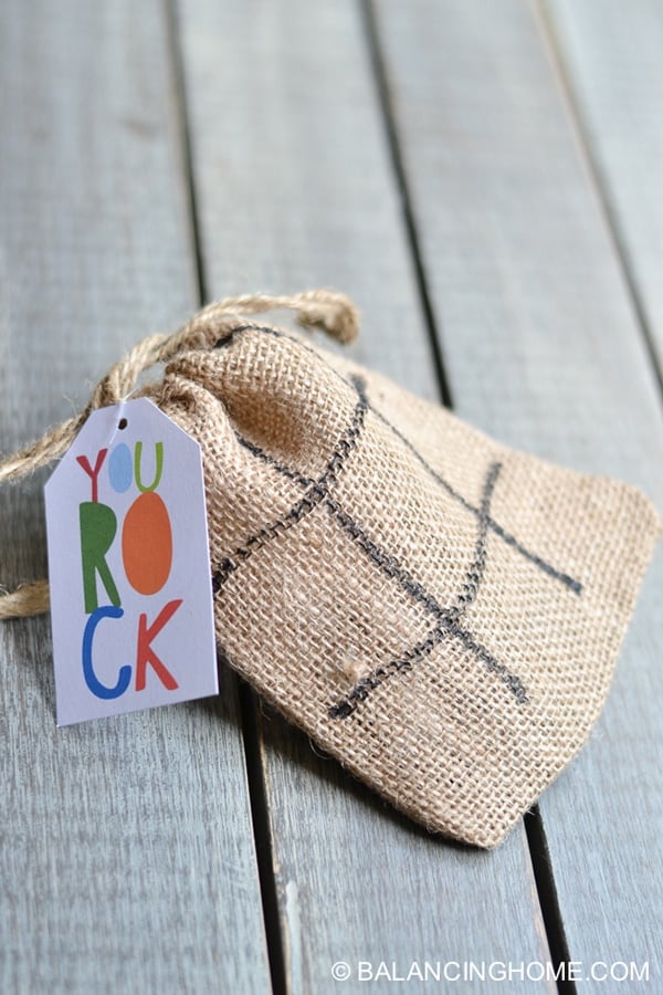 Tic Tac Toe Favors | Budget Birthday Favors via Pretty My Party