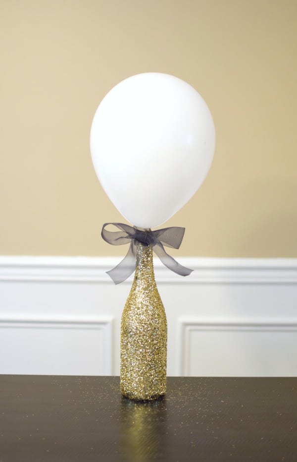 DIY Glitter Bottle Balloon Centerpiece | Pretty My Party