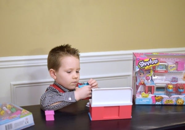 Encourage Imaginative Play this Holiday with Shopkins | Pretty My Party