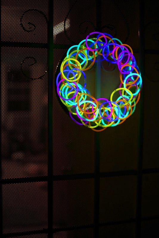 DIY Glow Stick Wreath | Pretty My Party