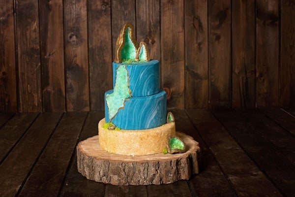 Blue and Green Geode Cake | Geode Cake Ideas