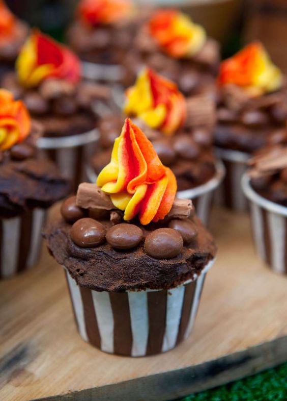 Campfire Cupcakes | Pretty My Party