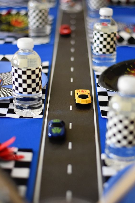 Cars Race Track Tablerunner Idea | Cars Party Ideas | Pretty My Party