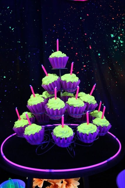 Glow in the Dark Cupcakes | Pretty My Party