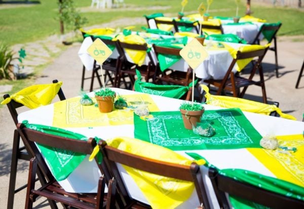 John Deere Party Table Setting Idea | Pretty My Party