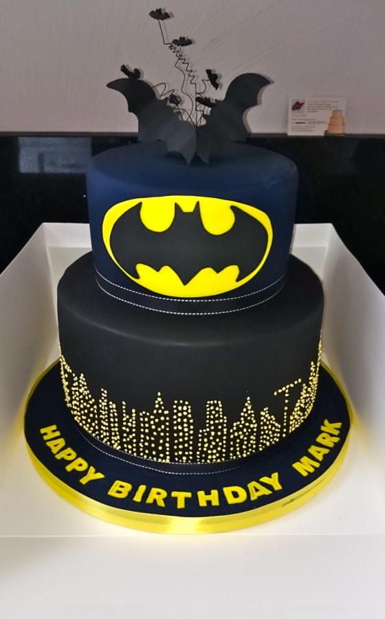 Batman Cake | Batman Party Ideas