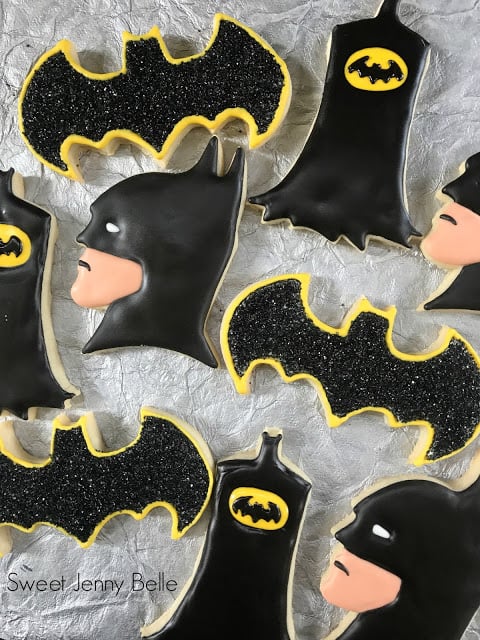 Batman Cookie Tutorial | Batman Party Ideas