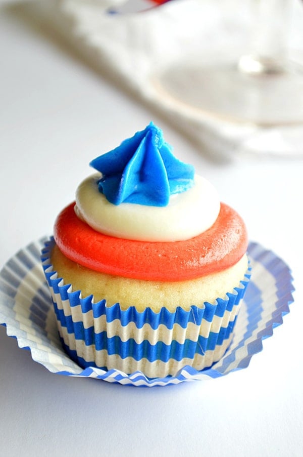 Bomb Pop Cupcakes | Labor Day Party Ideas