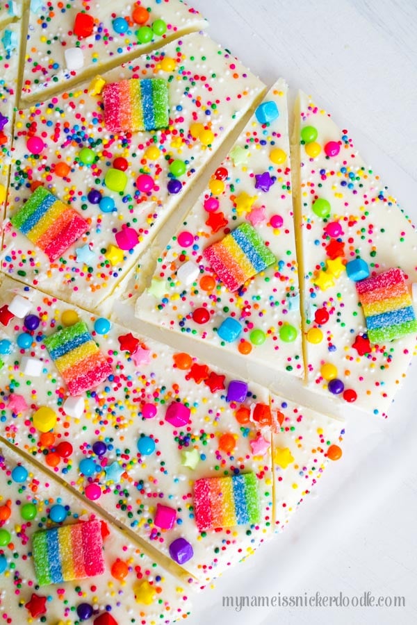 Rainbow Candy Bark | Rainbow Party Ideas