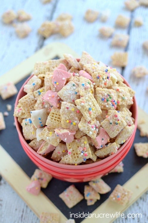 Frosted Animal Cookie Muddy Buddies | Circus Animal Cookie Party Ideas