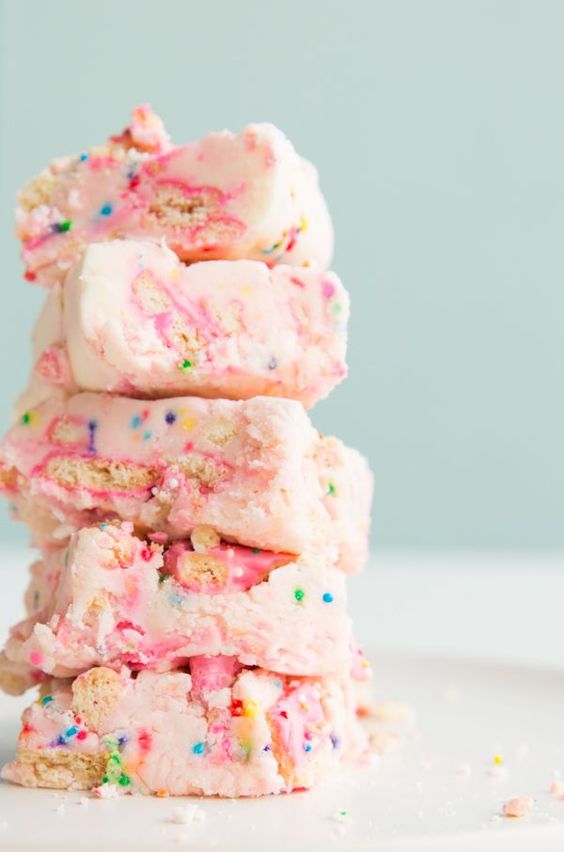 Animal Cracker Fudge Recipe | Circus Animal Cracker Party Ideas