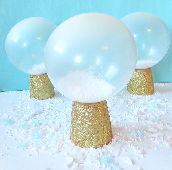 DIY Snow Globe Balloons | Winter Wonderland Party Ideas